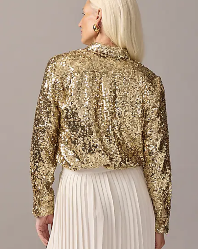 Shimmery gold jacket. 2023 metallic trend
